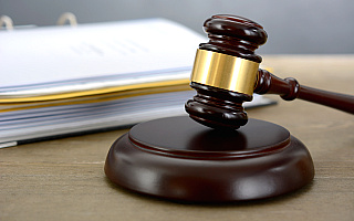 Trzech mężczyzn zostało oskarżonych o ciężkie pobicie. Badanie wariografem pomoże prokuraturze w śledztwie Trzech mężczyzn zostało oskarżonych o ciężkie pobicie. Badanie wariografem pomoże prokuraturze w śledztwie